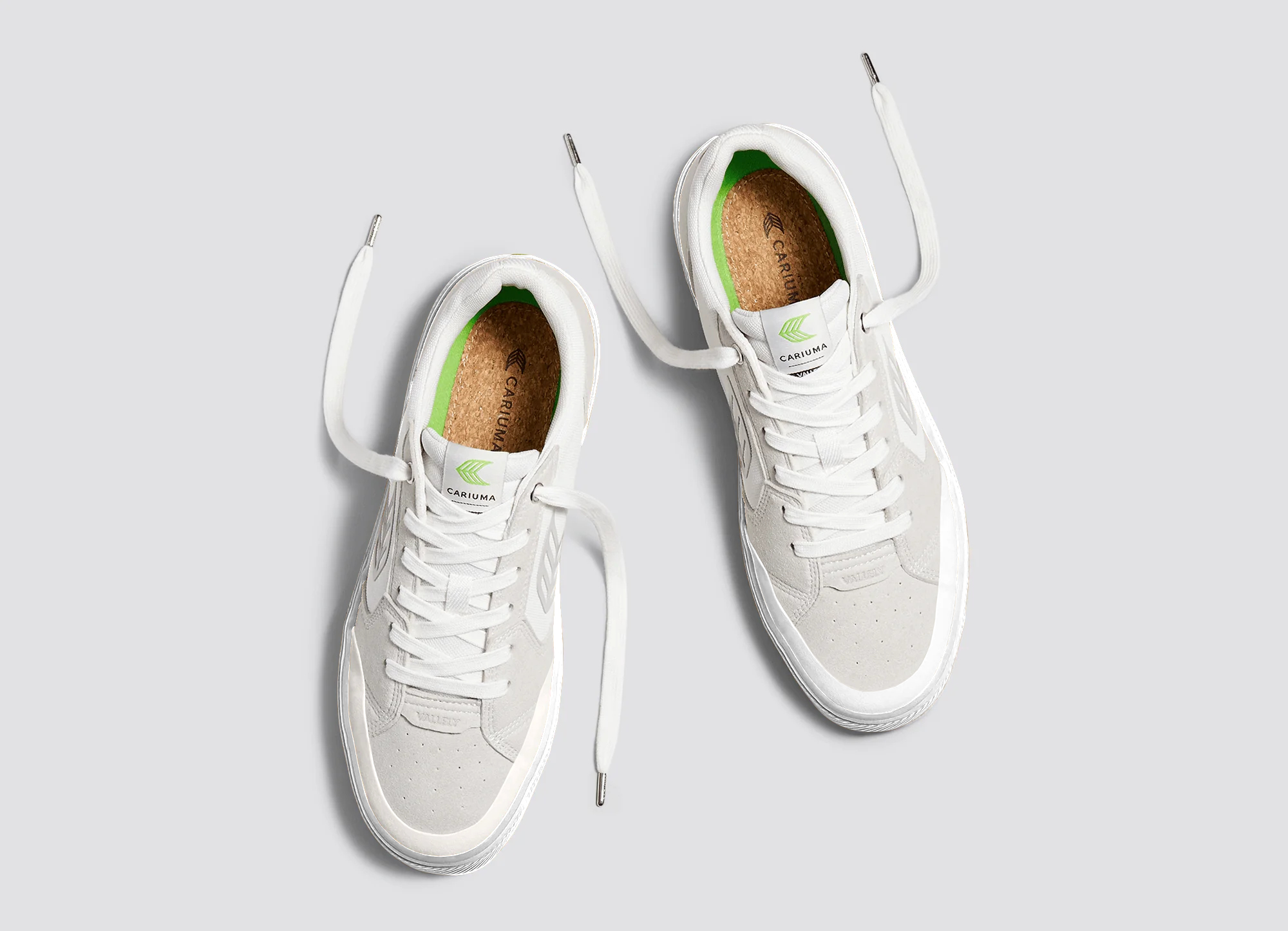 Cariuma Vallely PRO Vintage White Suede Sneaker