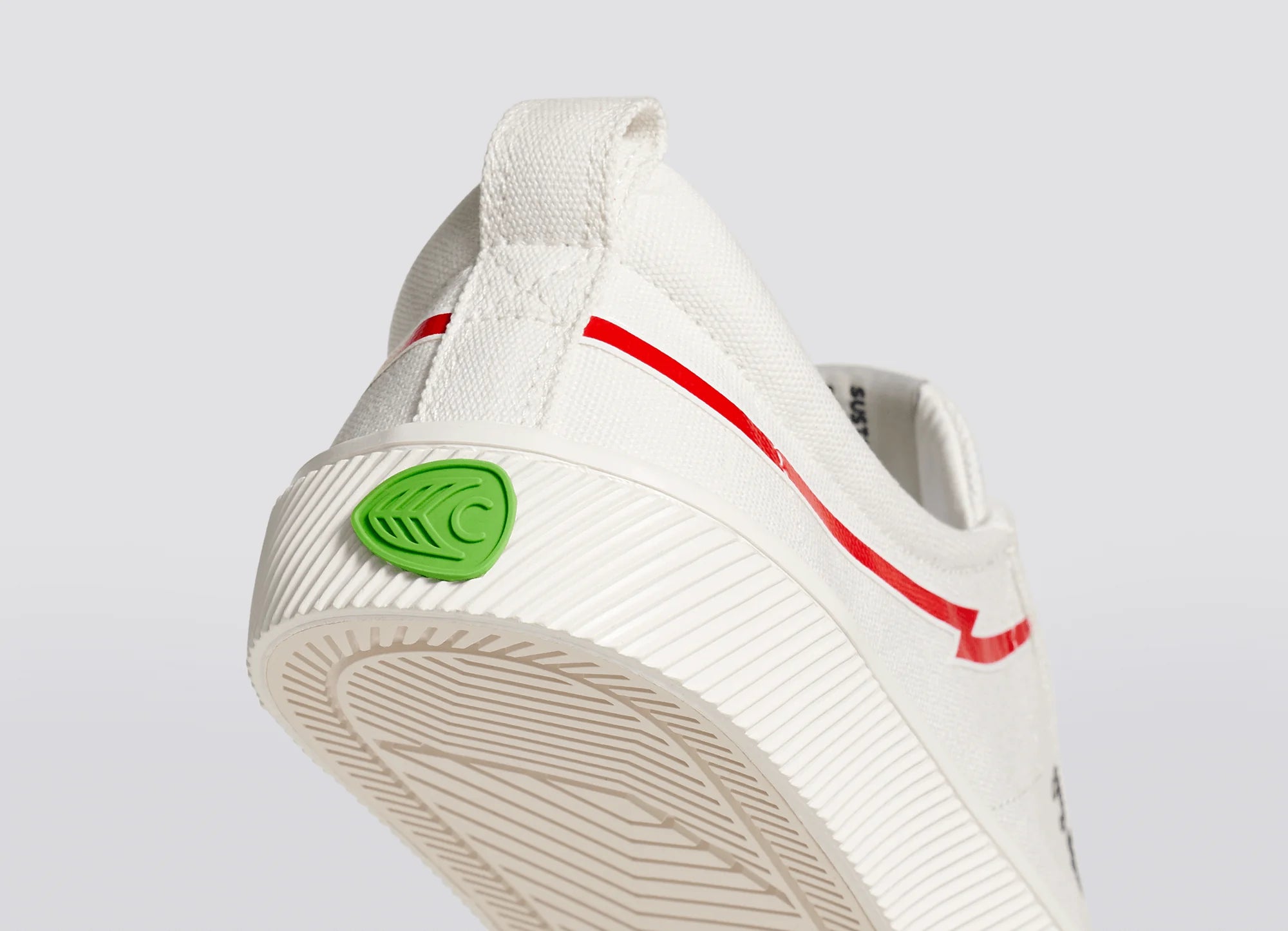 Cariuma OCA Low Gerry Lopez Off-White Canvas Sneaker