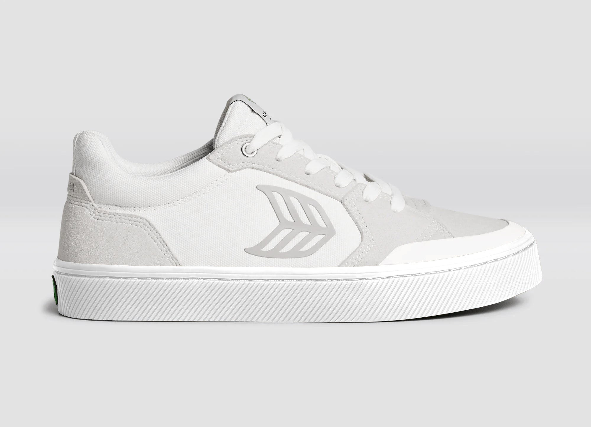 Cariuma Vallely PRO Vintage White Suede Sneaker