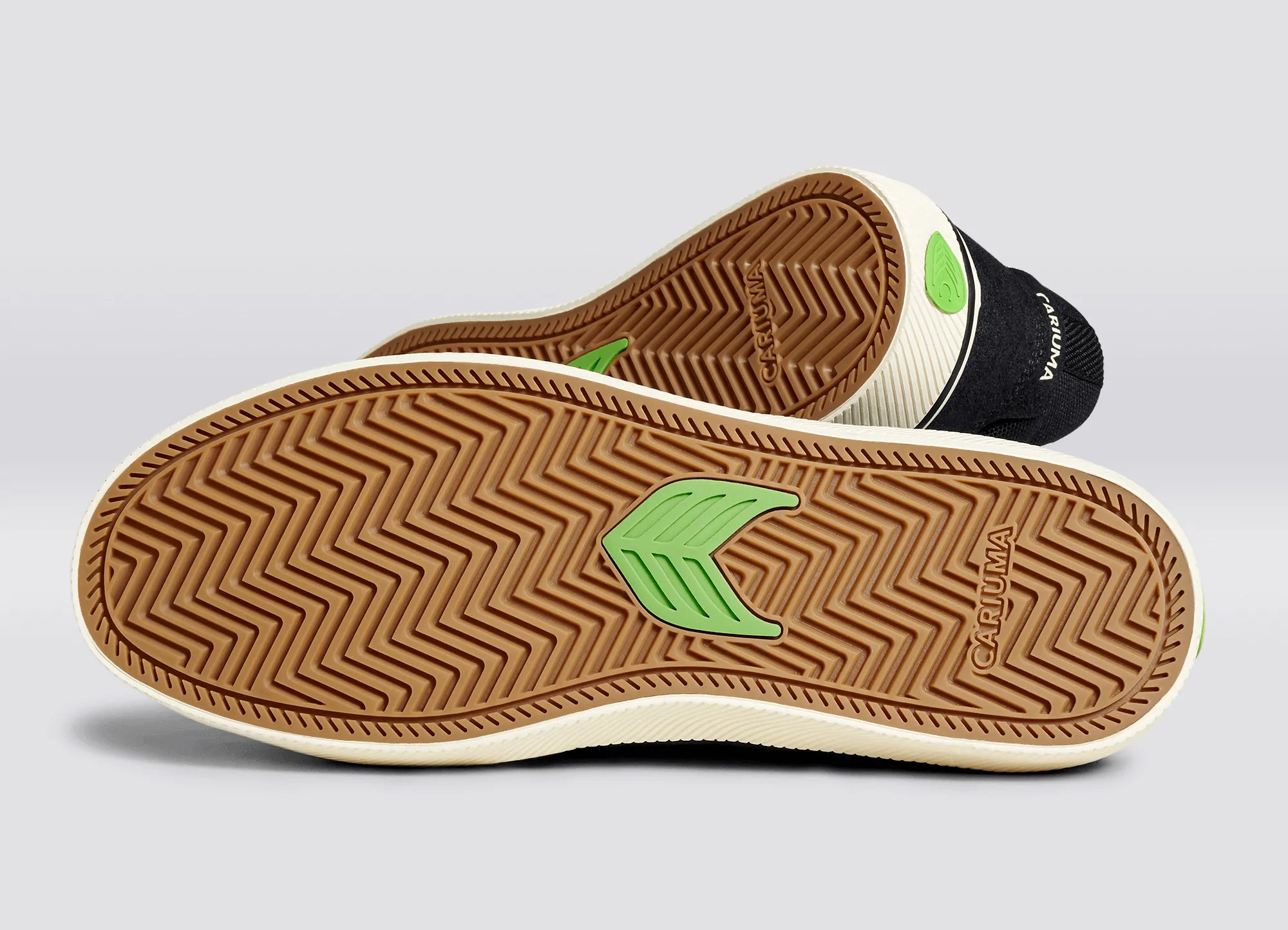 Cariuma Vallely Skate Black Suede And Cordura Ivory