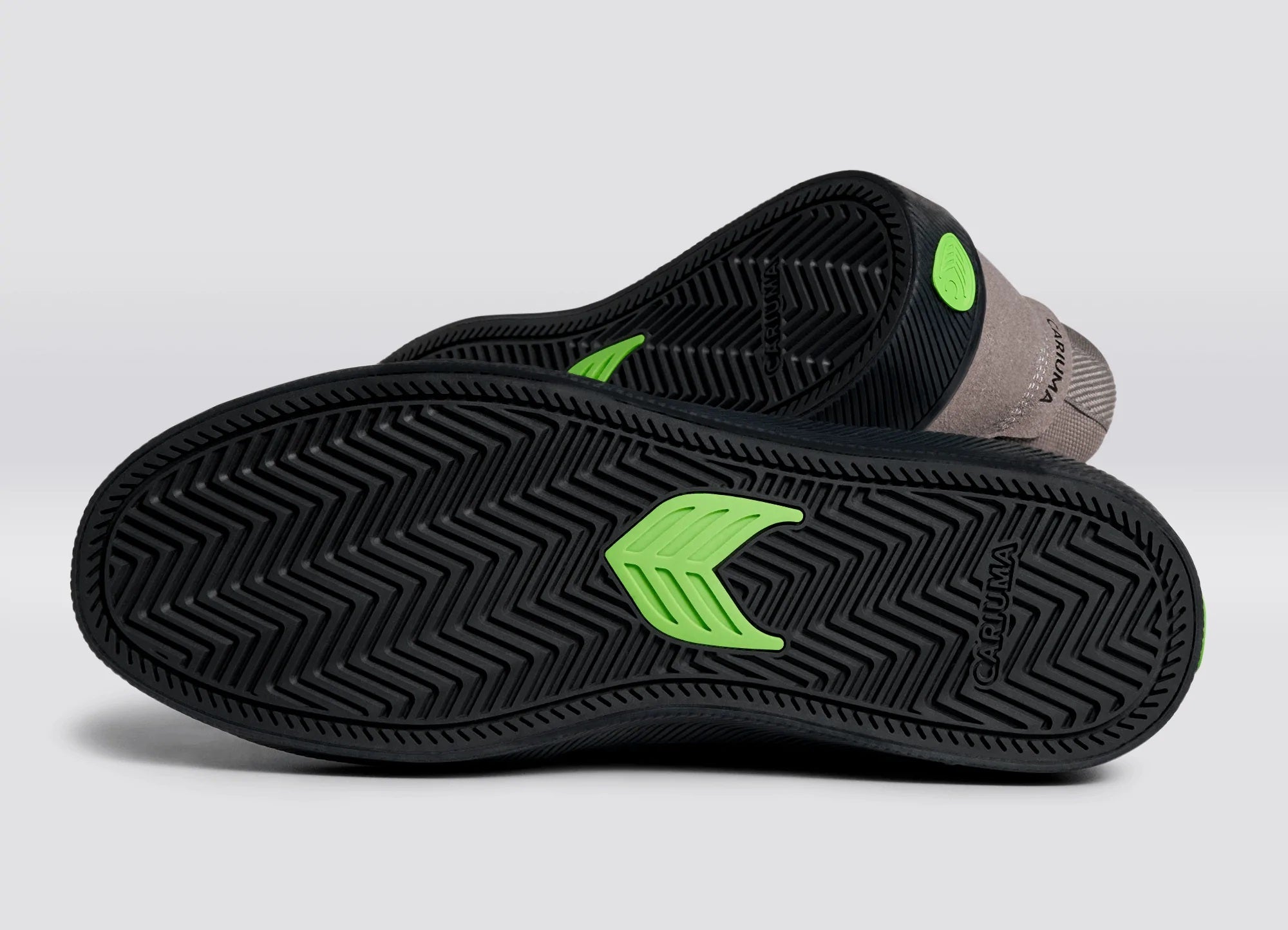 Cariuma Vallely Skate Charcoal Grey Suede CGB